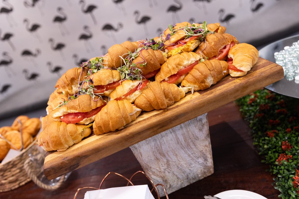 Rectron's tweet photo. Let’s nibble… It’s lunch time at the Rectron Summit.

We’re nearing the end of the early portion of the day’s events.

We look forward to having you join the late portions of the event.

#Digitalisation #RectronSummit #Rectron #Summit #Tech #ICT #AI #Future #Digital #Work #Home https://t.co/ktnnbHZaRa