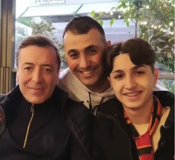 Solda ki lale ortayı mahkemeye veririz diye tehdit edip istedikleri gibi mhk yi yönlendiren kişi sağ daki de samiyen haber'in çocuk admin