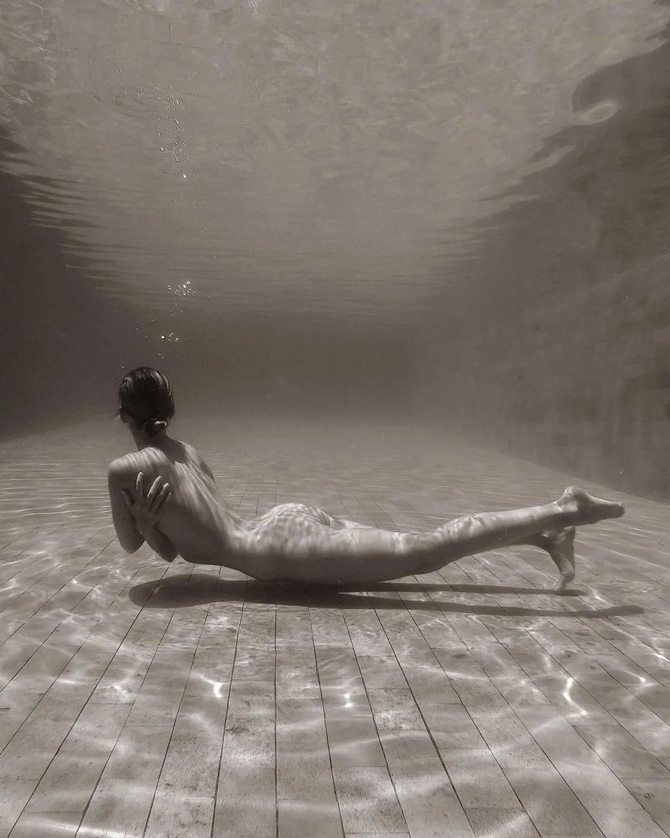 NudeYogaGirl's tweet photo. GM.🙏✨ Take a deep breath. https://t.co/0fLO7xQdn2