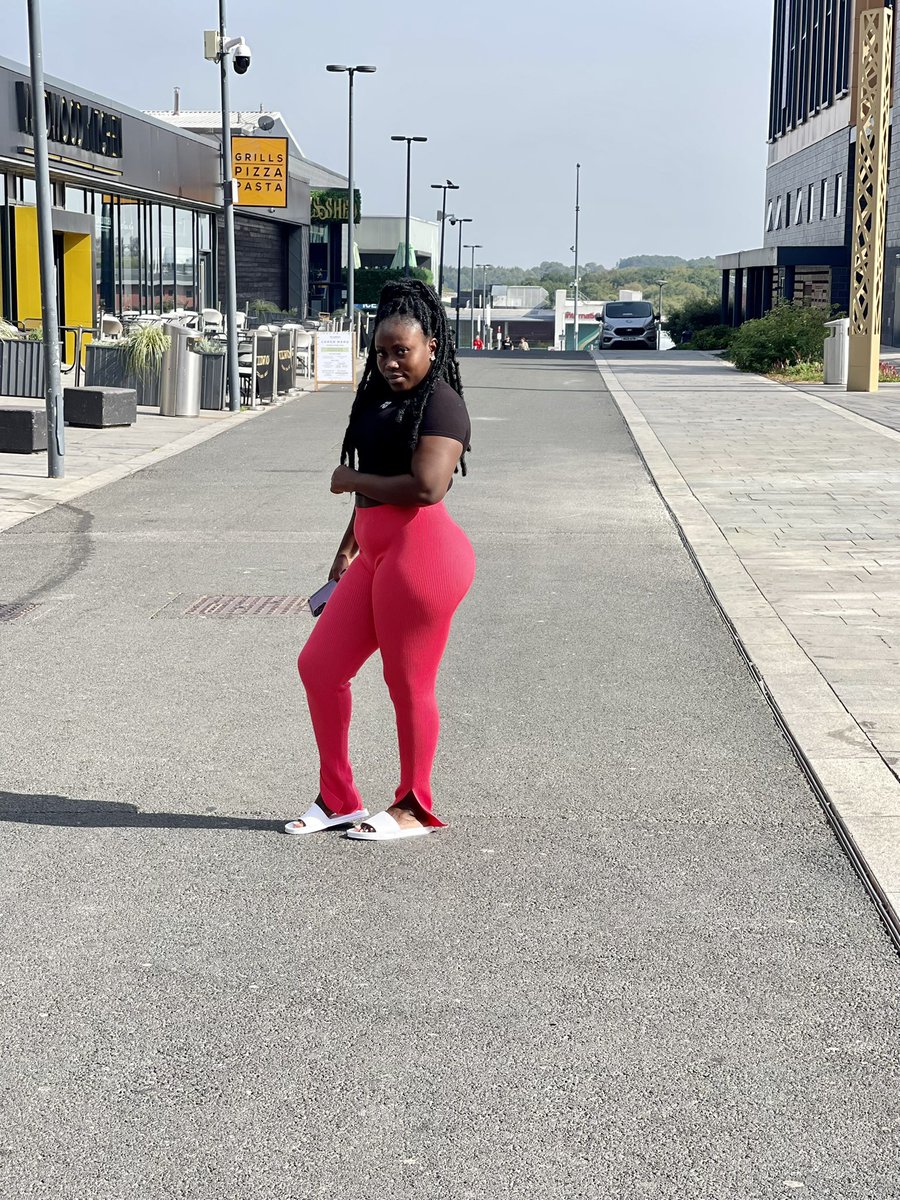 AtesemHemaa's tweet photo. If people are doubting how far you can go, go so far that you can’t hear them anymore 🙏❤️ https://t.co/mCjx6OXY21