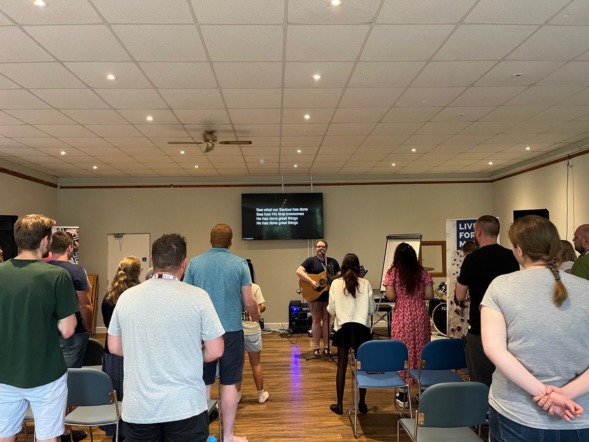 SWYMming's tweet photo. Starting the day with worship and fellowship at induction before heading into lectures  🎶 🙏 👏 https://t.co/jWWXdkJO0i