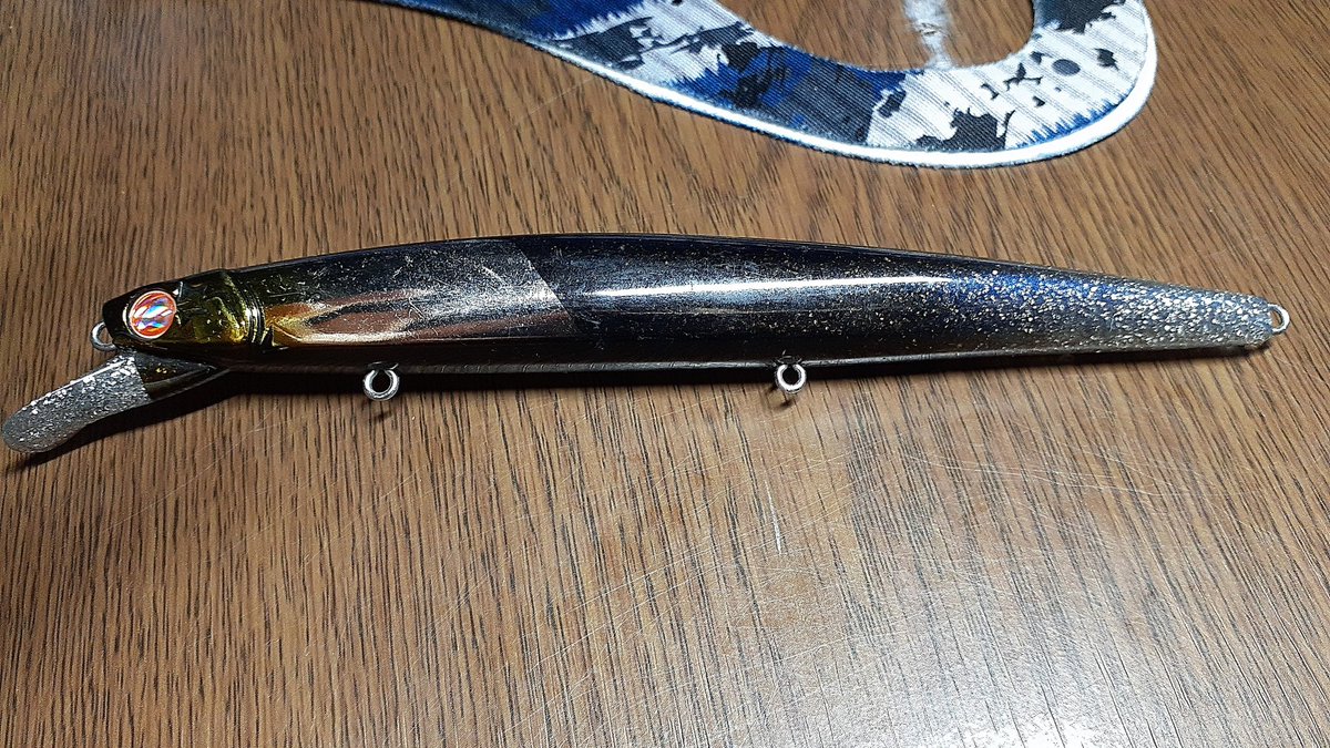 pig1010Steak's tweet photo. ブローウィン140j
　　　　　　　ブラックロメオ

後ろのクリア
これがただのクリアじゃなくて光を当てると少し青く見える
黒とクリアの境目くらいがめちゃ好き‼️‼️

#BlueBlue
#JerkingEdition https://t.co/9PrFeAekXg