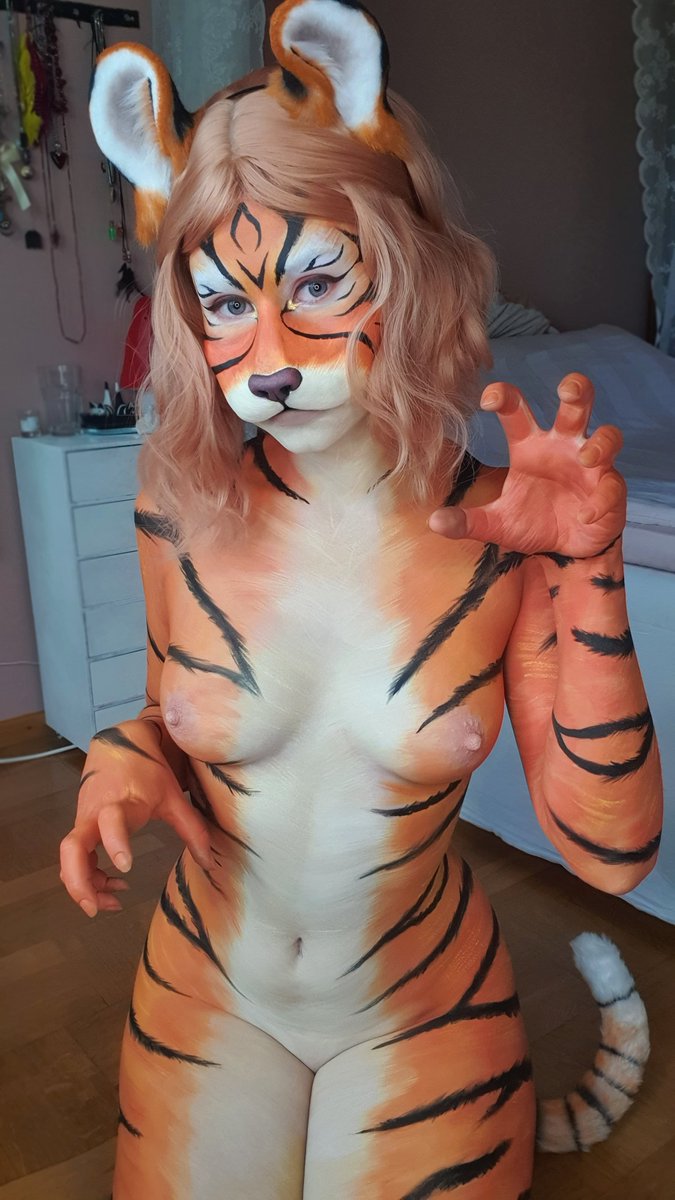 MisaCosplaySwe’s pics and videos