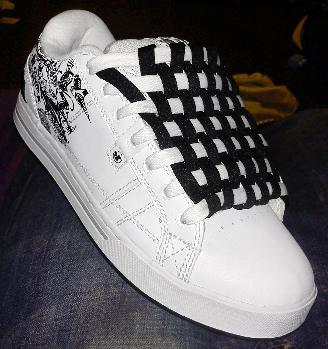 profshoelace's tweet photo. Today's shoe lacing photo was contributed by Tate H. in Apr-2012. Patterned black &amp; white DVS Monuments laced with black &amp; white “Checkerboard Lacing”.
#patterned #black #whote #blackwhite #dvs #dvsshoes #monument #checkerboardlacing #checkerboard #checkered https://t.co/M1hqkNBflE