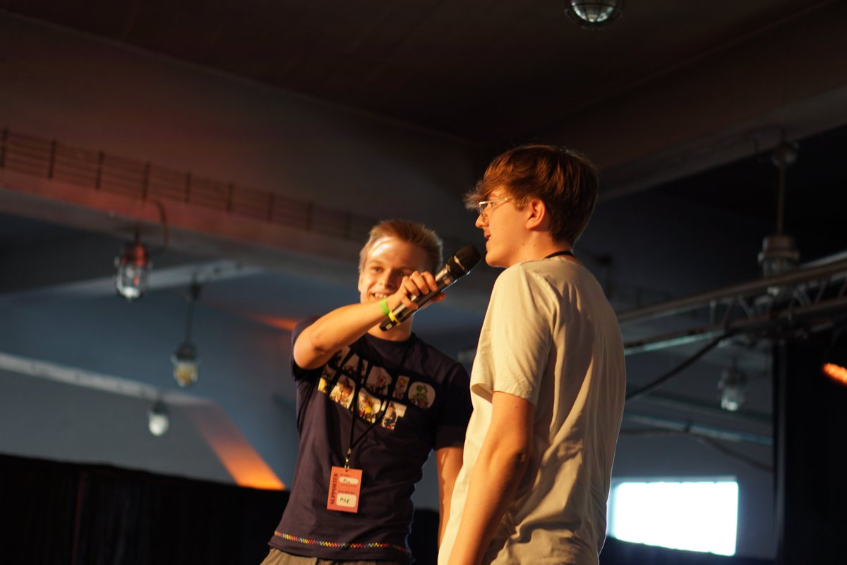 ZitroNino's tweet photo. Liebe dieses Bild mit @ovum0 diesen Tag vergesse ich niemals 🙂💛#uetopia2023 #uetopia Danke für das Erlebnis freue mich aufs nächste Jahr 😎 https://t.co/Ov8CCFsAWz