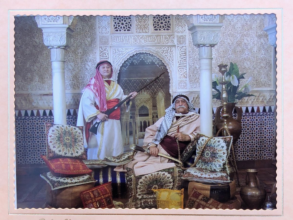 Hoy cumple años nuestro queridísimo Sergio Aragonés (en la foto junto al no menos queridísimo Stan Sakai).
¡Felicidades, cooooooooooo!