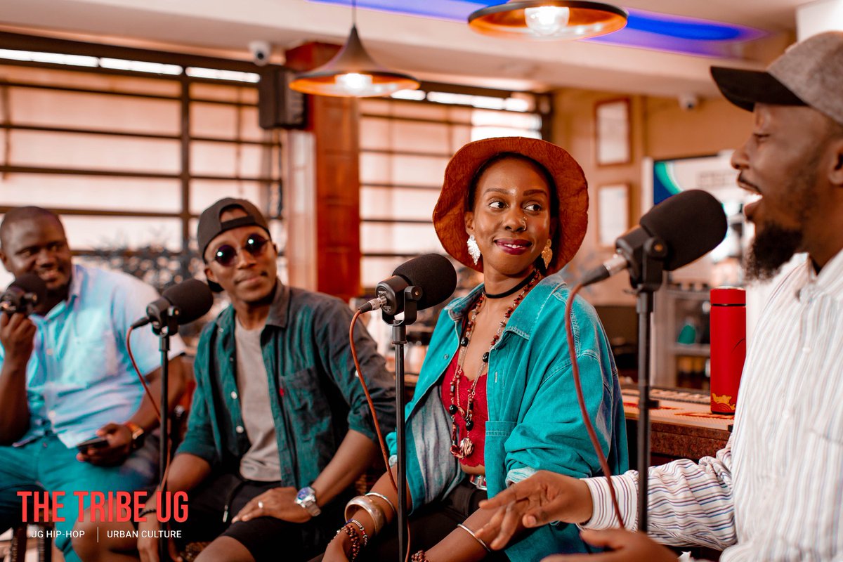 TheCountMarkula's tweet photo. How everyone should pay attention when I ask them to click the link and stream the new episode of #TheTribeUGPodcast ft. @MamaKLA  😁

📸 @SEK_HD

👇🏿👇🏿👇🏿

https://t.co/9CdNYWH6cC https://t.co/iHn7PQCu2b