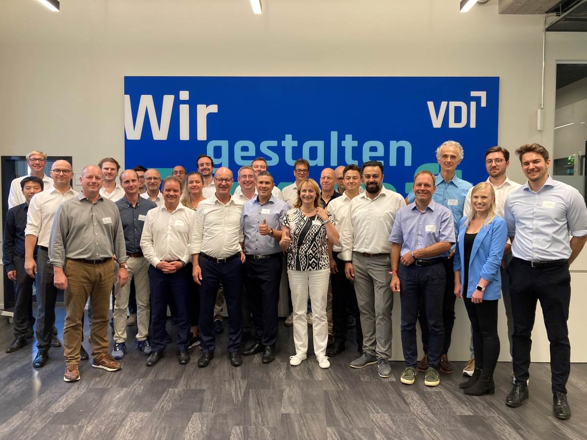 Workshop-Grüße vom Transfernetzwerk der Industrie4.0! Initiale Eckpunkte für eine wirkungsvolle Skalierung des Datenraums 𝗠𝗮𝗻𝘂𝗳𝗮𝗰𝘁𝘂𝗿𝗶𝗻𝗴-𝗫 sind nun erarbeitet. Es geht voran 💪 Mehr Info zu #ManufactringX: brnw.ch/21wCm5r #datenraum #industrie40