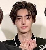 sunghoon looks extra cute today 🥺