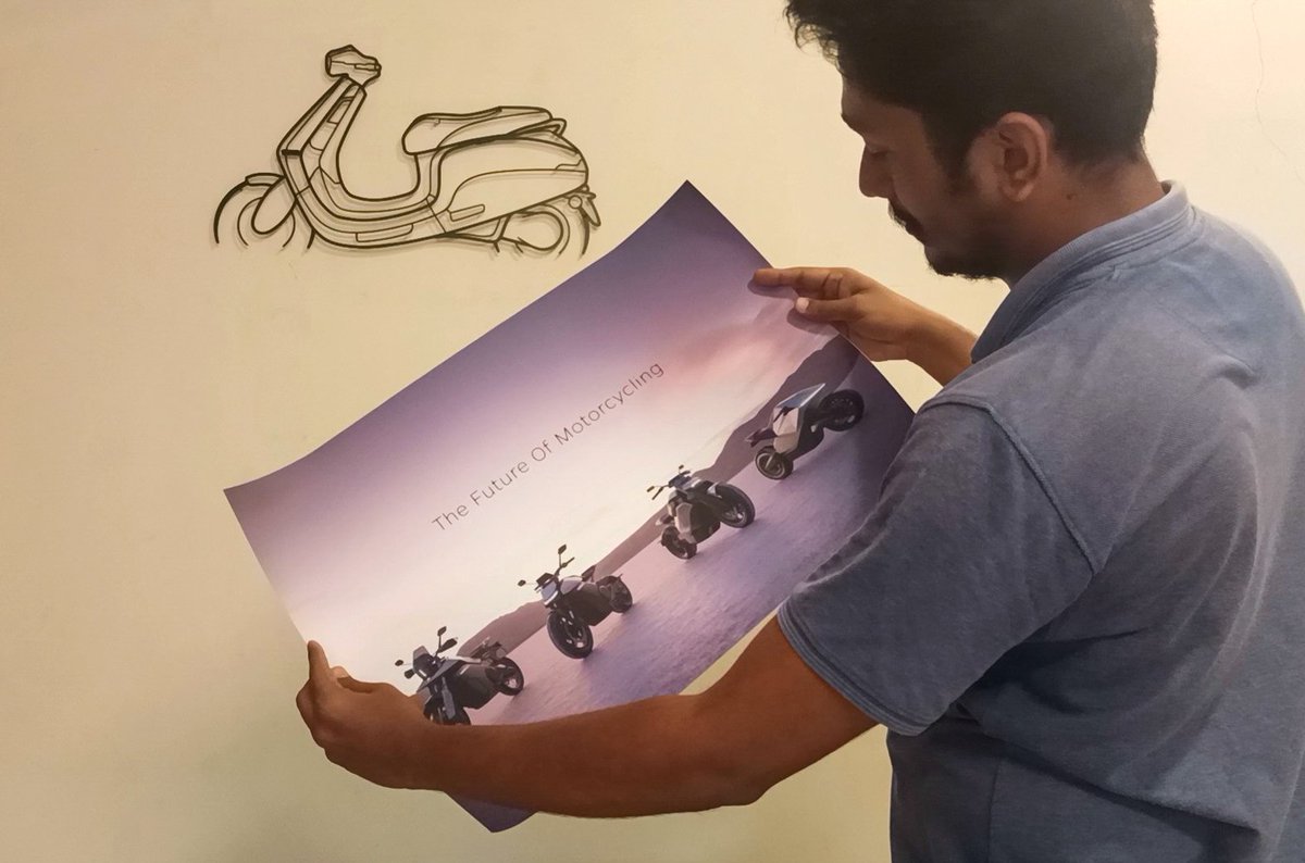 Ashwin__sankar's tweet photo. Thank you @bhash and Team @OlaElectric got your package with #EndiceagePart1 goodies

It was lovely meeting you, Hoping we can do something epic soon ;)

Join chennai's growing community @ChennaiOla 

#myolaownershipjourny #olaelectric #ola #electric #returngift #future https://t.co/i1Lbq0lnVZ