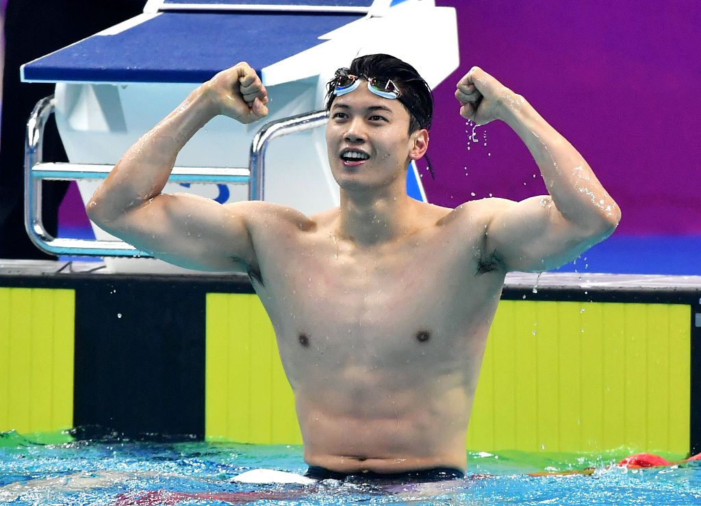 izhejiang's tweet photo. Over 2,000 representatives from diverse backgrounds have been selected for the torch relay 🔥 of the #HangzhouAsianGames. They include sports stars like Fan Zhendong 🏓, Chen Yufei 🏸, and Wang Shun 🏊‍♂️. Which torchbearer are you most interested in? [📸/VCG] @WTTGlobal https://t.co/P6ovlQxt7T