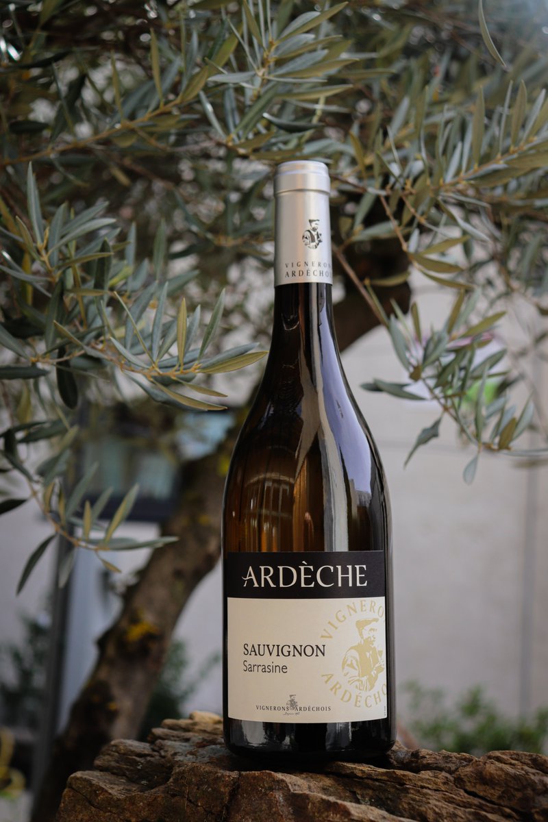 Vignerons_07's tweet photo. Guide Hachette des Vins 2024 📕
« Les Vignerons Ardéchois signent un millésime 2022 sans fausse note, avec quatre vins en vedette et une multitude d’étoiles. »
Gris d'Ardèche et Sauvignon Sarrasine - 2 étoiles
Orélie blanc et rosé - 1 étoile
#vigneronsardéchois #guidehachette https://t.co/qBIVm0qiiH