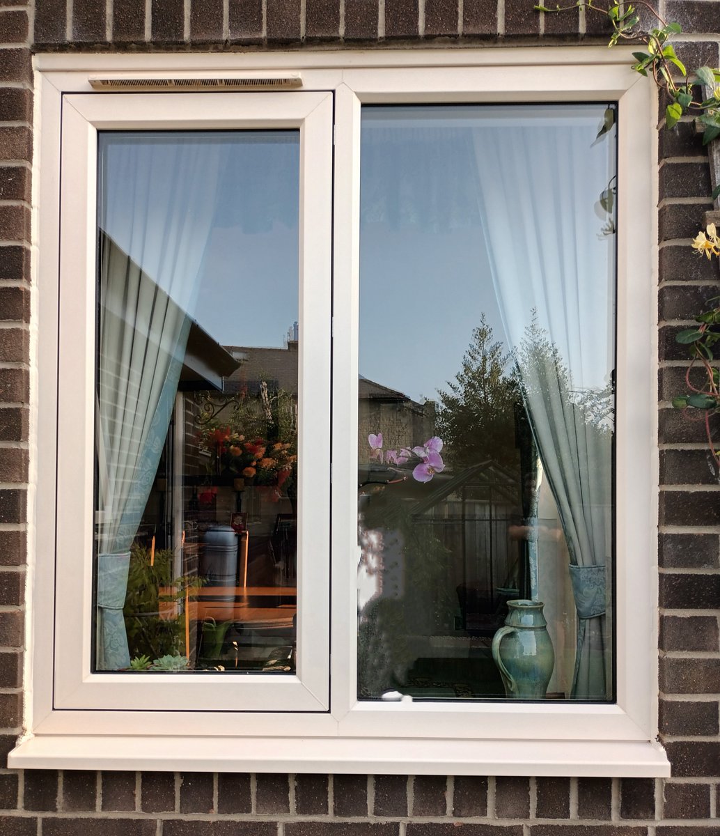 HadrianWindows's tweet image. #rehau Rio Flush Fit PVCu windows and French doors.
All manufactured in our Blaydon factory.  Clotted cream woodgrain inside and outside.