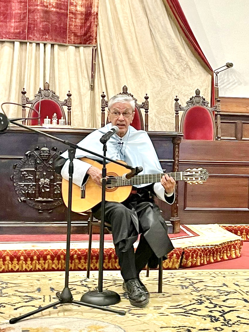 fneirad's tweet photo. Lo de #CaetanoVeloso de anoche fue muy grande. Ha cumplido 81 agostos, pero es bastante más joven que tú y que yo. Y no hay muchos ejemplos de sabios tan humildes y cercanos, como el lunes al recibir el #honoriscausa en Salamanca. Crítica en @el_pais⬇️⬇️

https://t.co/FuqDxUsUku https://t.co/JIvj7V1tIs