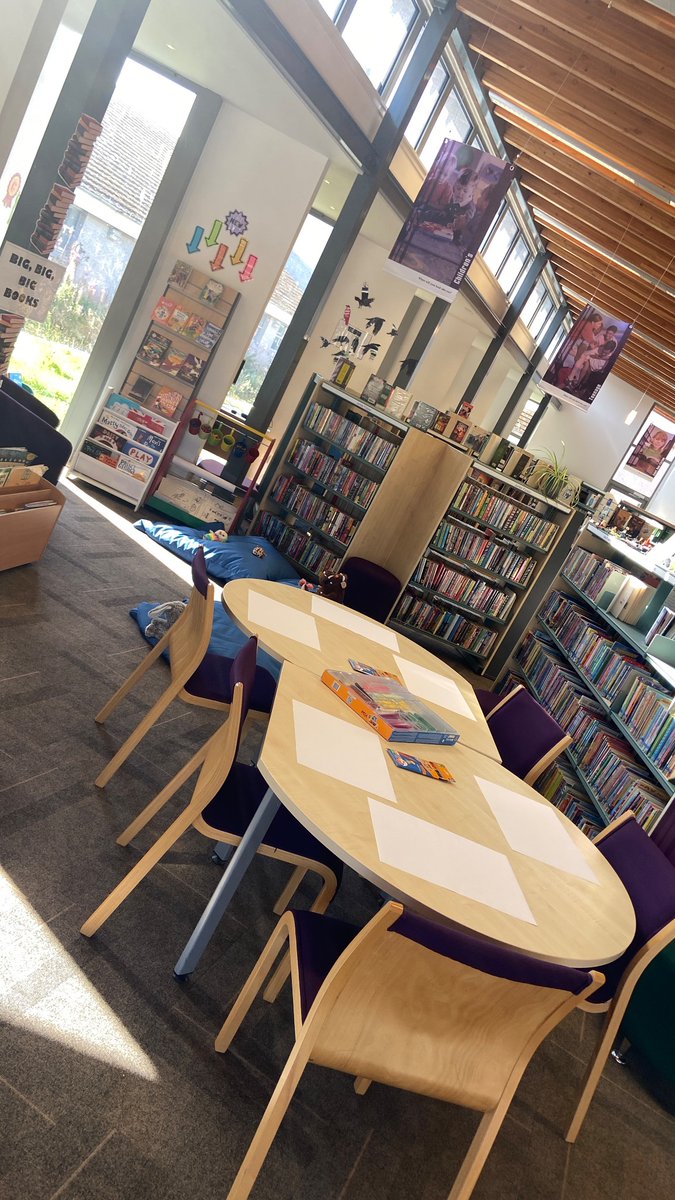 Looking forward to sharing favourite books with the lovely @Milnes_ASN group this morning. I’ve also brought along a few friends to keep us company 😻 Sylvia the bookworm is guarding the books…. @MilnesHigh