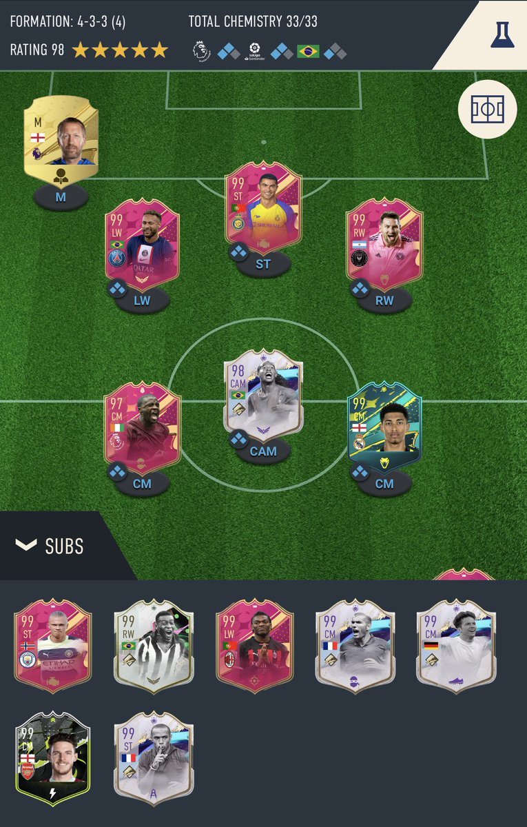 mwssam's tweet photo. @AsyFutTrader Pulled all of them and got dup pele like 5 time and dup ronaldo and dup messi once…still hunting for ss vvd… https://t.co/lWQMrepcr9