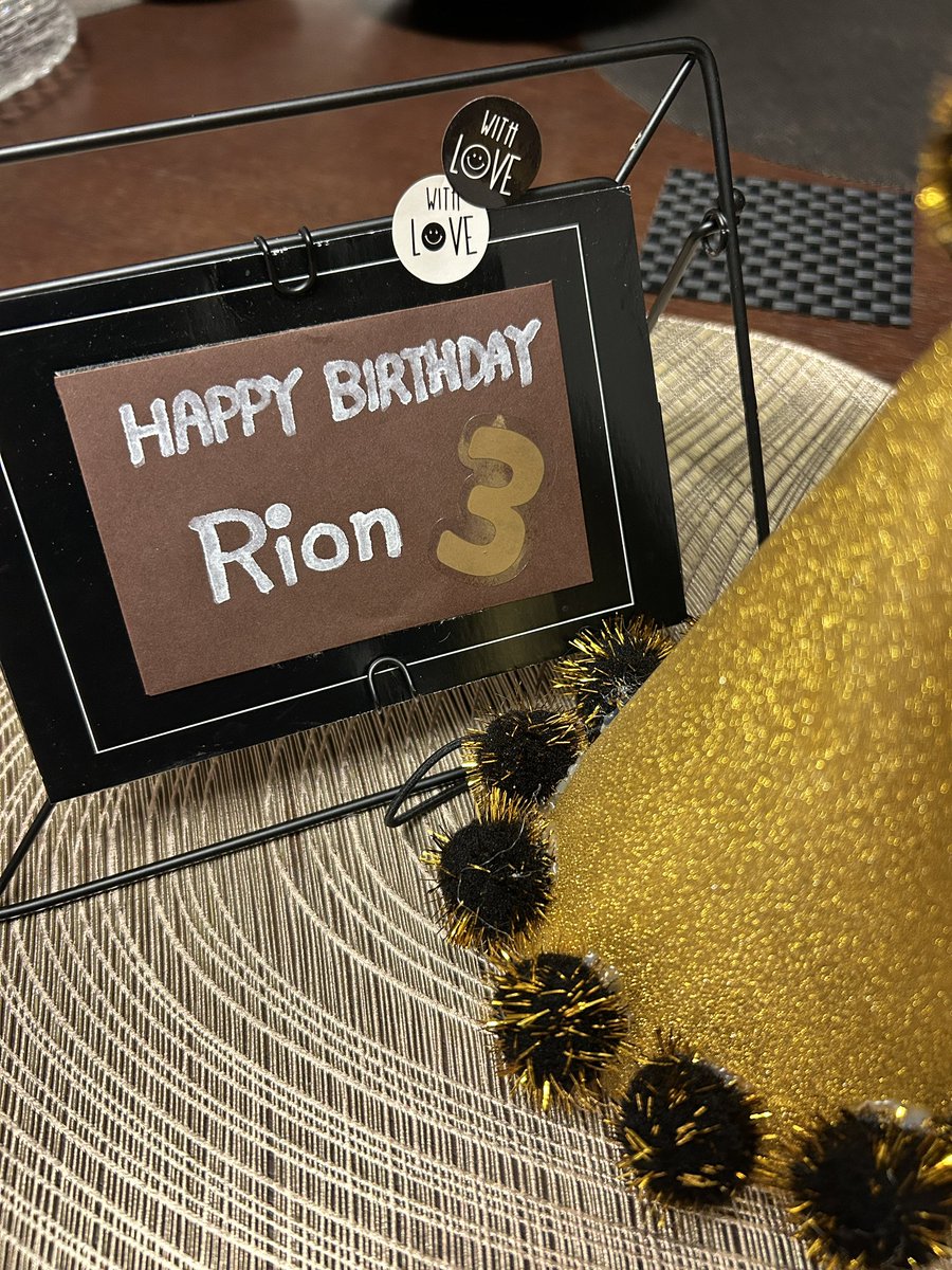 Rion_Border's tweet photo. ハッピーバースデー🎉RION🎁

#ボーダーコリー #誕生日 #ボダコ #ボーダーコリー好き #犬との暮らし https://t.co/nIteBxs9Gq