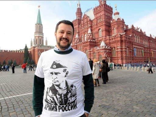 «Sembra che Gentiloni giochi con la maglia di un'altra nazionale» disse quello che avrebbe ceduto due Mattarella in cambio di mezzo Putin.
#Salvinipagliaccio