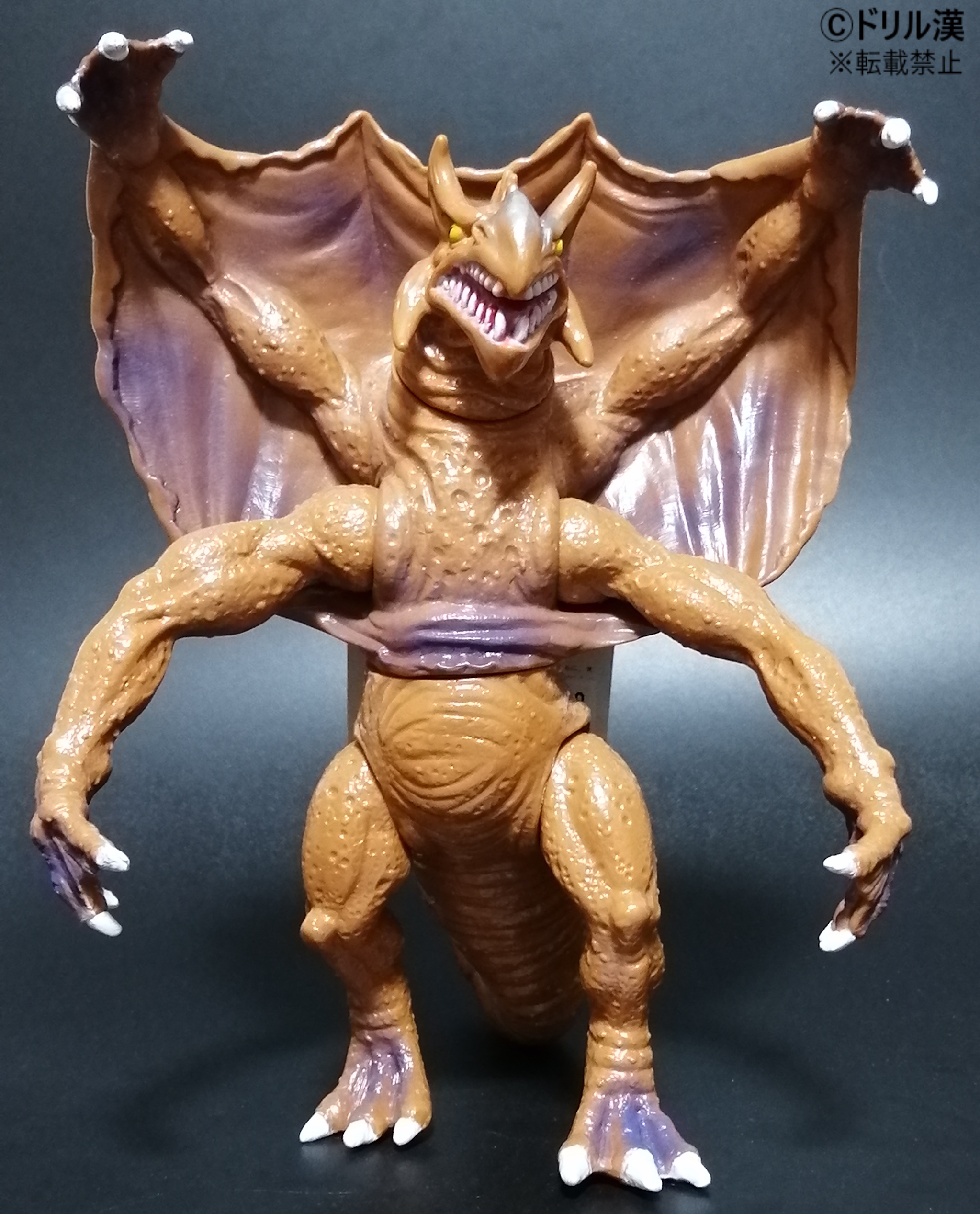 クモンガ ソフビ人形 円谷コミュニケーション 怪獣郷デッドストック未開封新品 私立ソフビ怪獣博物館 on X: 