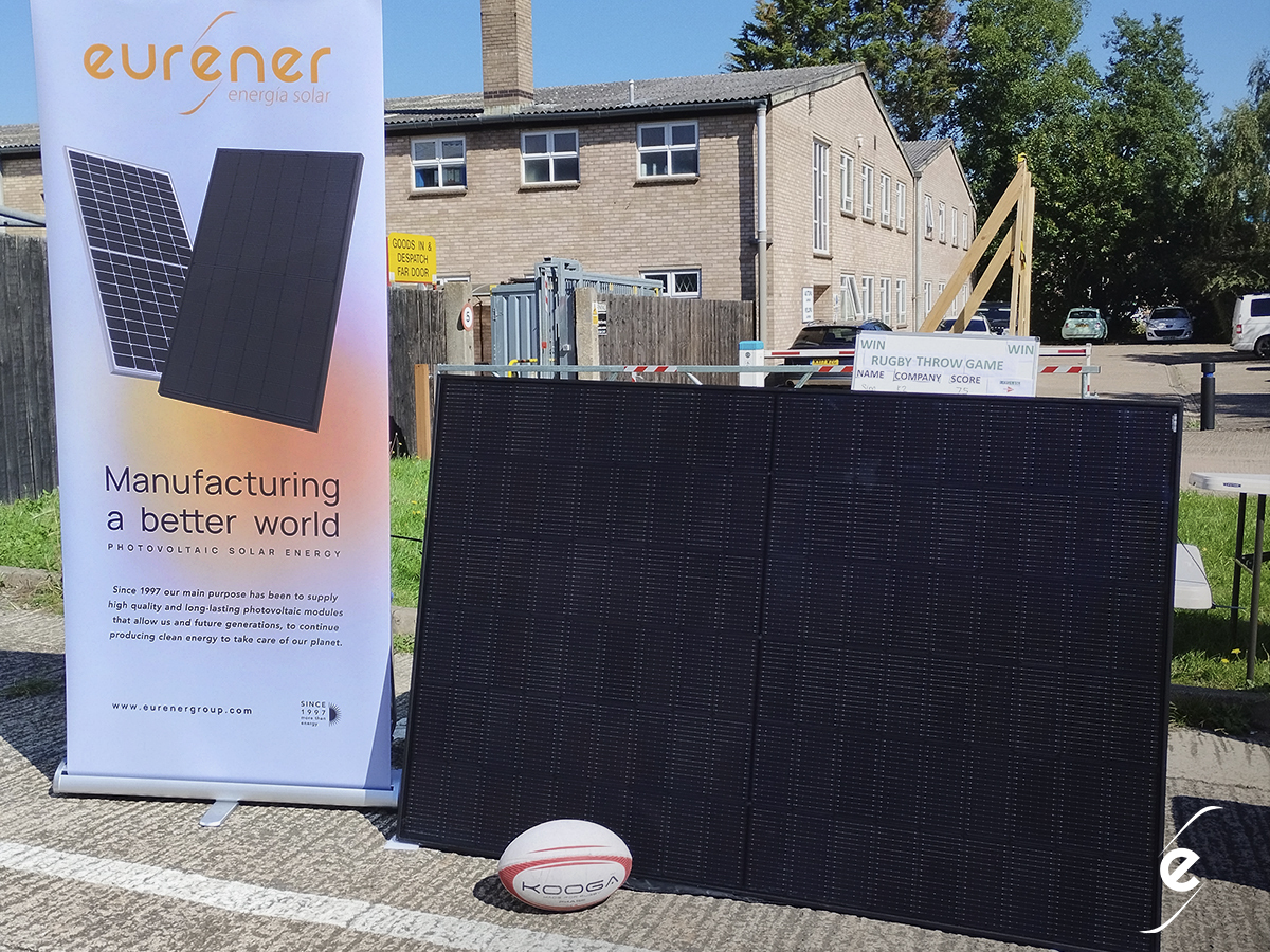 Eurenergroup's tweet photo. 🔸Last Tuesday we were in #Rugby, with our partners UK Greentech showcase our 𝐍𝐄𝐗𝐀 𝟒𝟑𝟎𝐖𝐩 and celebrate the achievement of our 𝐓𝐨𝐩 𝐁𝐫𝐚𝐧𝐝 𝟐𝟎𝟐𝟑 seal in the #UK @eupd_research 👏
#solarpower #solarpanels #eurener #morethanenergy #RenewableEnergy @EdmundsonHQ https://t.co/PmqCGuyem6