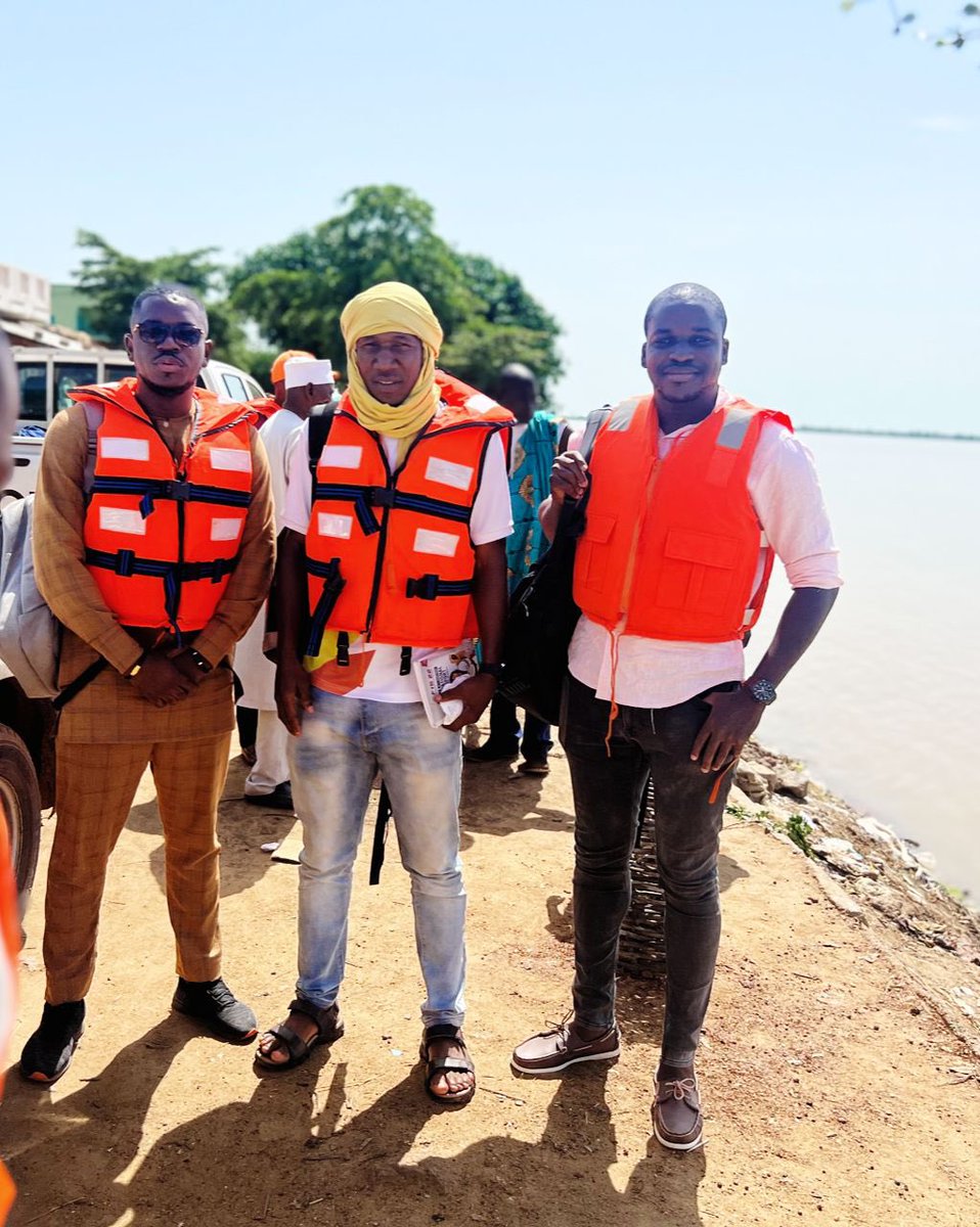 PreefnM's tweet photo. L'équipe de l'observatoire de l'ABFN, accompagnée des ingénieurs du laboratoire national des eaux ont effectué une mission de terrain dans les régions de Segou et de Mopti pour une mission d'analyse de la qualité physico-chimique des eaux du Fleuve. https://t.co/SsMdNBYBfA