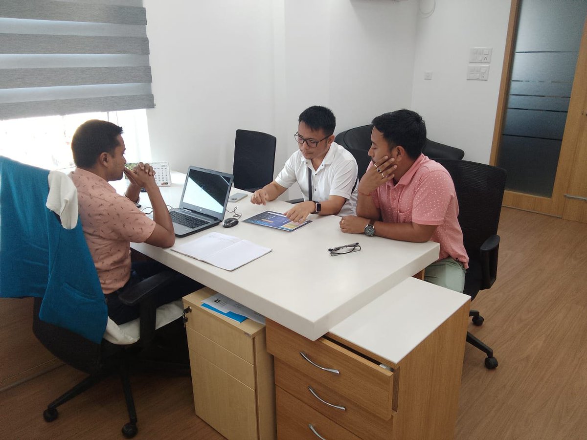 ItanagarStpi's tweet photo. #STPIBeyondMetros OIC @ItanagarStpi had an interaction with Mr.Apak Gadi &amp; Mr.Dorzon Mugli from M/s OXIIBALII &amp; apprised him about the various services of STPI. The unit is in the process of submitting the application for #OCP under #Octane-CoE.
@arvindtw @stpiindia @stpiguwahati https://t.co/L8HOfvBlgp