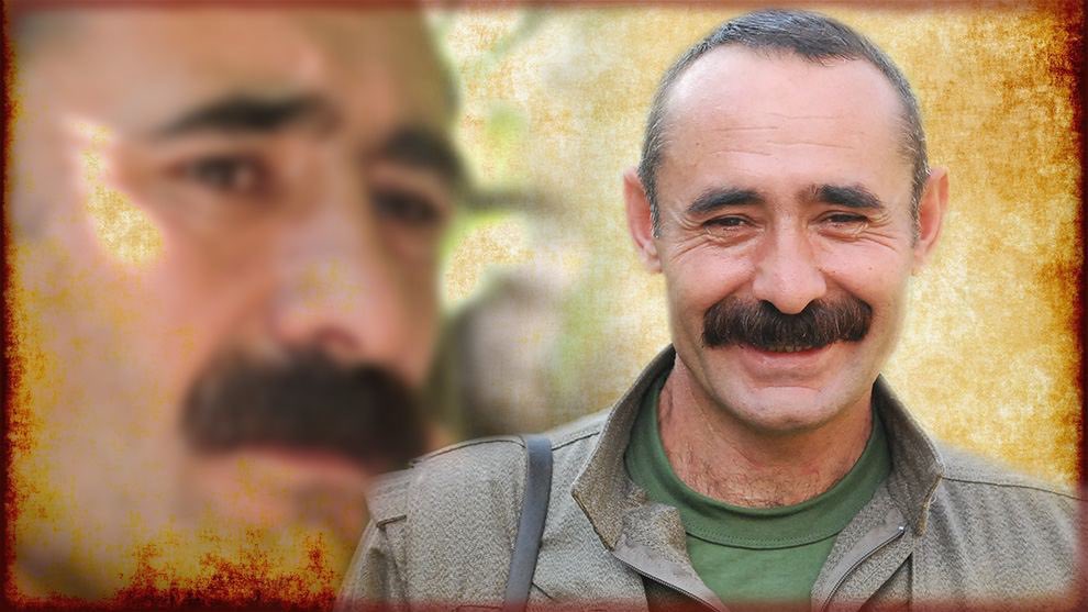 Bi dehan sixûrî çavê temenê xwe yên qirêj bi hêrsa rûyê te girt. Bayê lûliya çeka te bêariya wan dişûşt. Dema li heremê dengê gavên te belav dibûn hemûyan li bin nivînan xwe diveşart. Bi roj tirsa dil, şev kabûsa xewnên wan bûyî. 
 
Em bi te serbilindin pismam.. 

#YusufPirosî