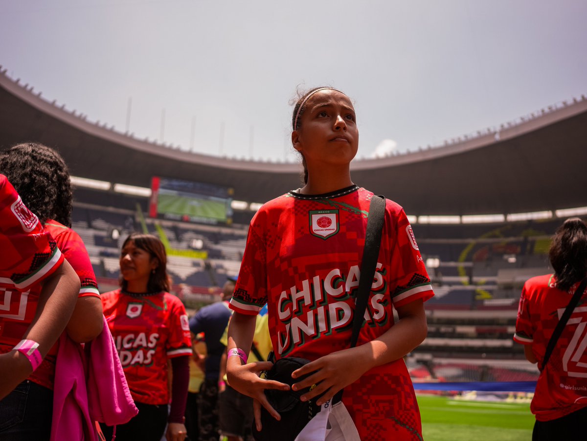 @itscarolineweir invites GU Mexico players and coaches to attend @realmadridfem vs @americafemenil friendly at the Azteca‼️💫 Our ambassador & @CommonGoalOrg member marked her visit reaching out to the participants and leaders from Quintana Roo that she had met a year earlier.