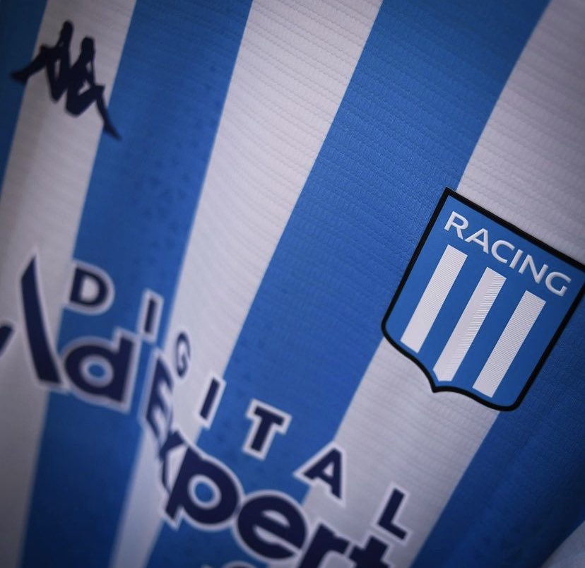 TheyThinkKits's tweet image. What a campaign!!!

Racing Club v Testicular Cancer 🇦🇷

They made small changes to the club badge over the last month with a lump appearing - worn out on the pitch hardly anyone noticed. 

Go and check yourselves guys!