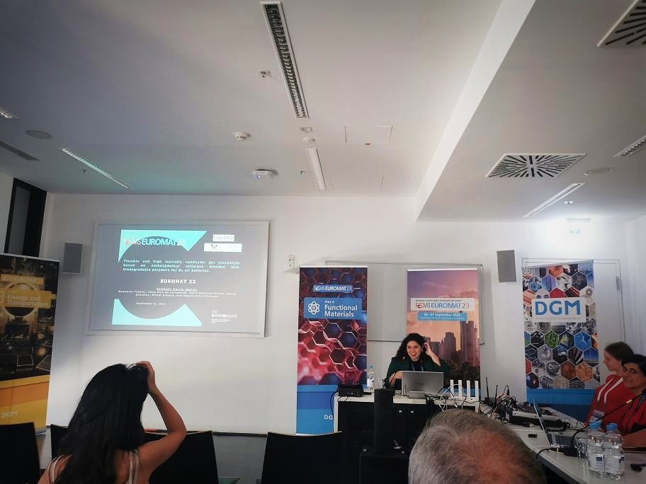 Estigg's tweet image. Yesterday I had the chance to present one of our latest published work (DOI: 10.1002/batt.202200570), regarding #CMC bio-based #polymer #gel #electrolyte for #Zn-air #batteries. Thank you very much for the invitation #FEMS_EU #EUROMAT2023 🔋
#energystorage #metal-air #biopolymer