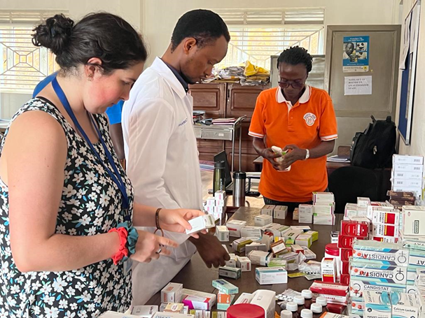 Reachoutmbuya's tweet photo. ROM Volunteer series: Natalie Nichol- a #university student from @Canada  finds happiness in serving as a #volunteer @Reachoutmbuya . Find more about her Ugandan experience in the community.
https://t.co/2XWm4AhhdA https://t.co/OVOnkpen42