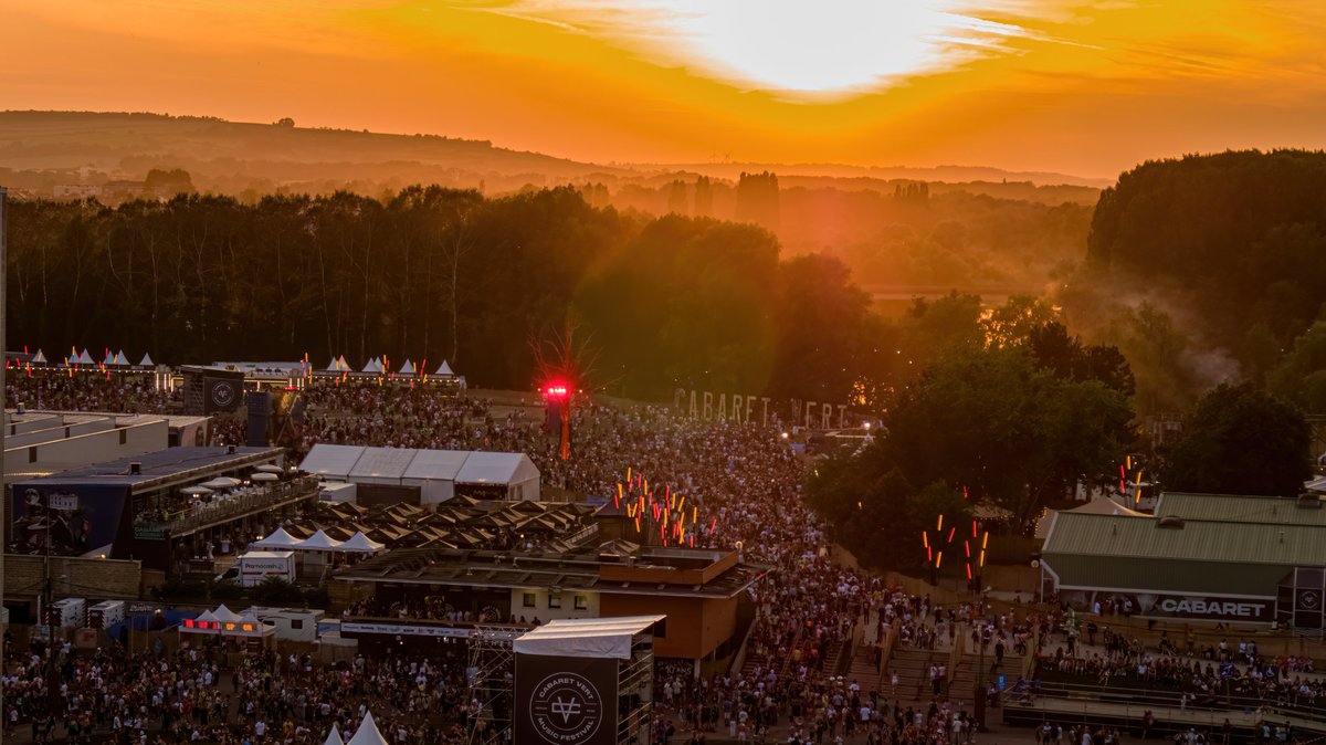 Cabaret Vert tweet media