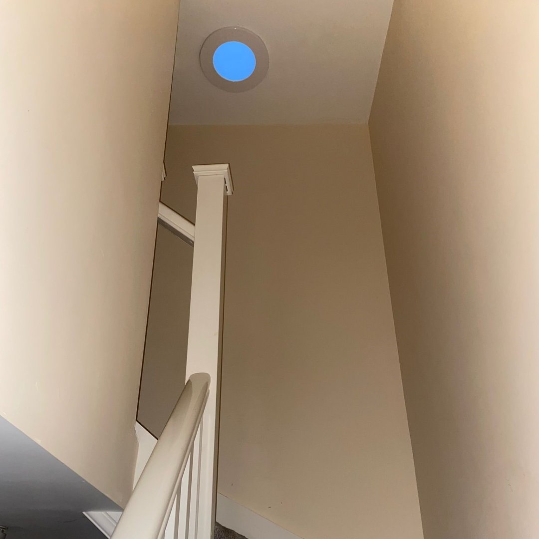 add_lite's tweet photo. Bringing sunlight to even the darkest corners of your home. 👉Swipe to see the transformation ☀️
#SunTunnelInstallation #BrighterSpaces #HomeBrightening https://t.co/ZsGnxTnL0N