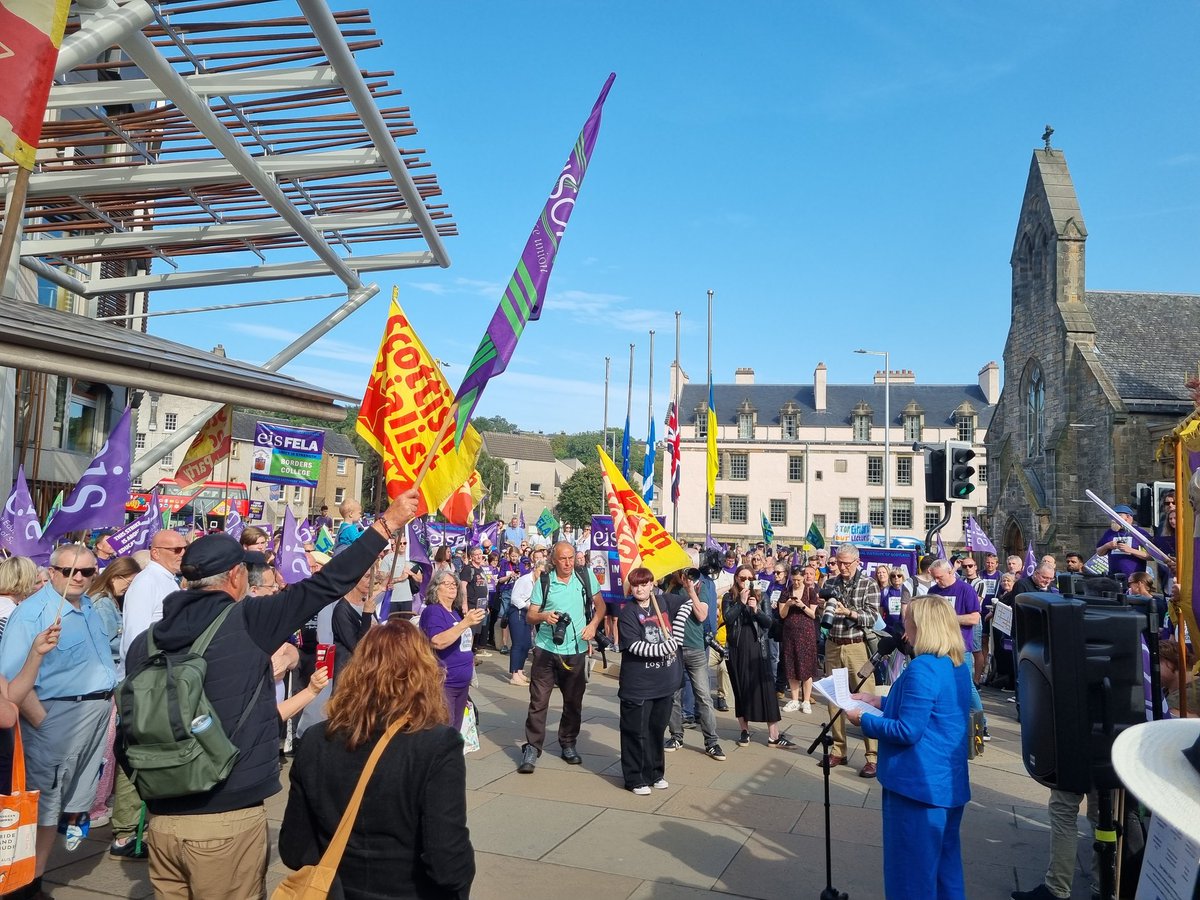 David__Belsey's tweet photo. @EISFela @EISUnion General Secretary addressing a rally in favour of fair pay and job protection before the Scottish Parliament. https://t.co/jXWLC7x62T