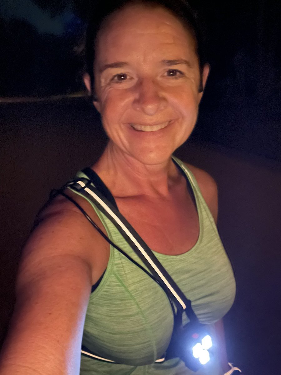 karrie_joy's tweet photo. 2 days of dark o’clock runs in a row. Misty and cooler-ish this morning. OD playlist to prep for tonight’s concert! 🎶🎤🎸🤠
#keeppromisestoyourself
#week1
#hotelkey
#stillhatethedark
#chooseyou #choosehappy https://t.co/W1Gzma3nNT