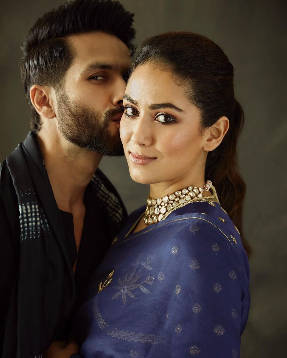 #ShahidKapoor is giving us the major couple goals in this picture and has made us stop and stare at their wonderful chemistry 😍
.
.
.
.
#ShahidKapoor #family #wife #coupleshoot #couplelooks #couplestyle #indiancouple #bollywoodcouple #lovers  #bollywood #newpost #TalkingBling