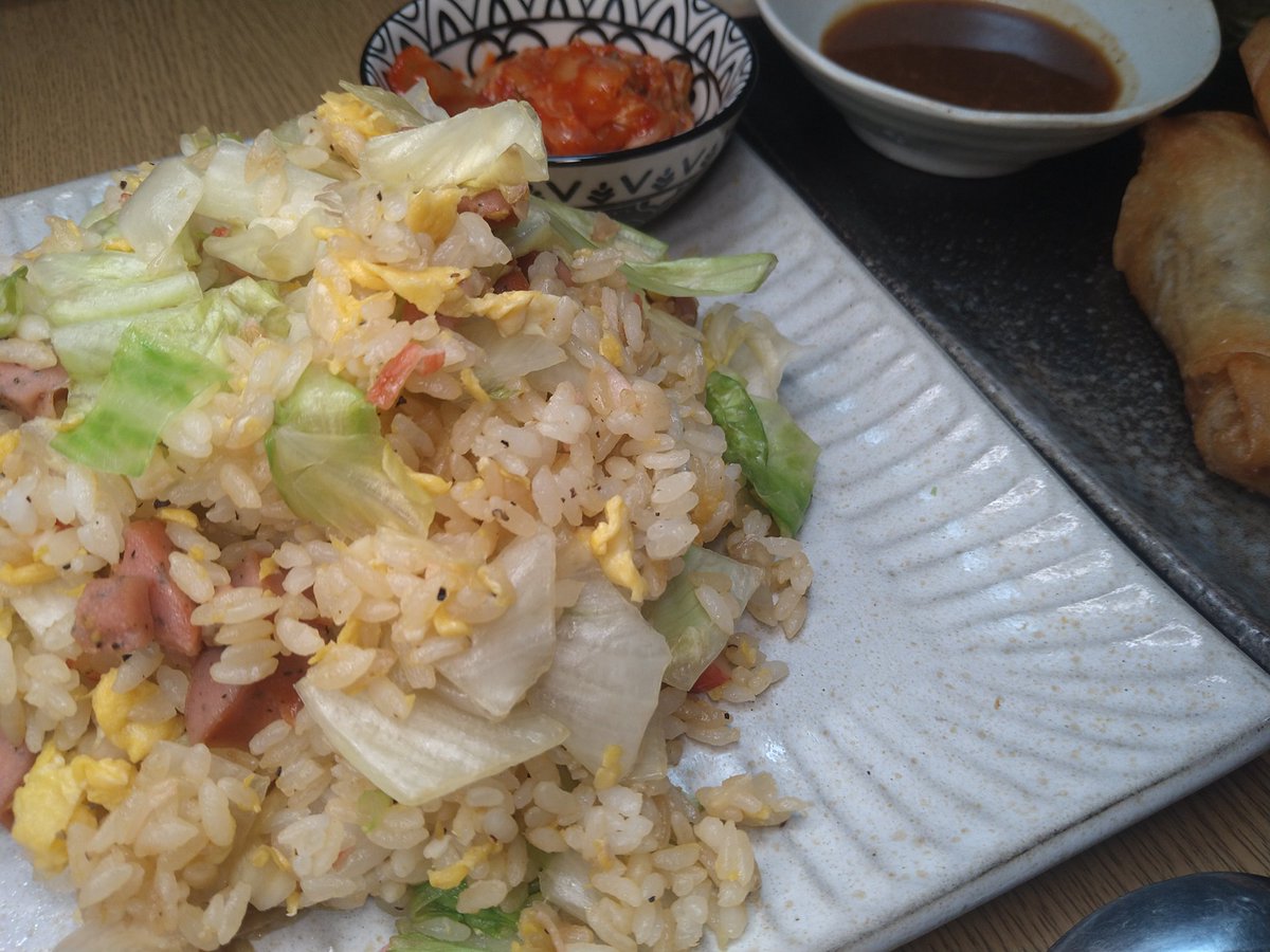 tamago_egghhh's tweet photo. 春巻き
レタスチャーハン
キャベツのビーフシチュー煮込み
キムチ

#夜ご飯
#wrapweek
#料理好きな人と繋がりたい 
#料理記録
#Twitter家庭料理部 
#おうちごはん
#大学生ごはん
#フォローしてね
#フォローします https://t.co/U94Dy5IMdo