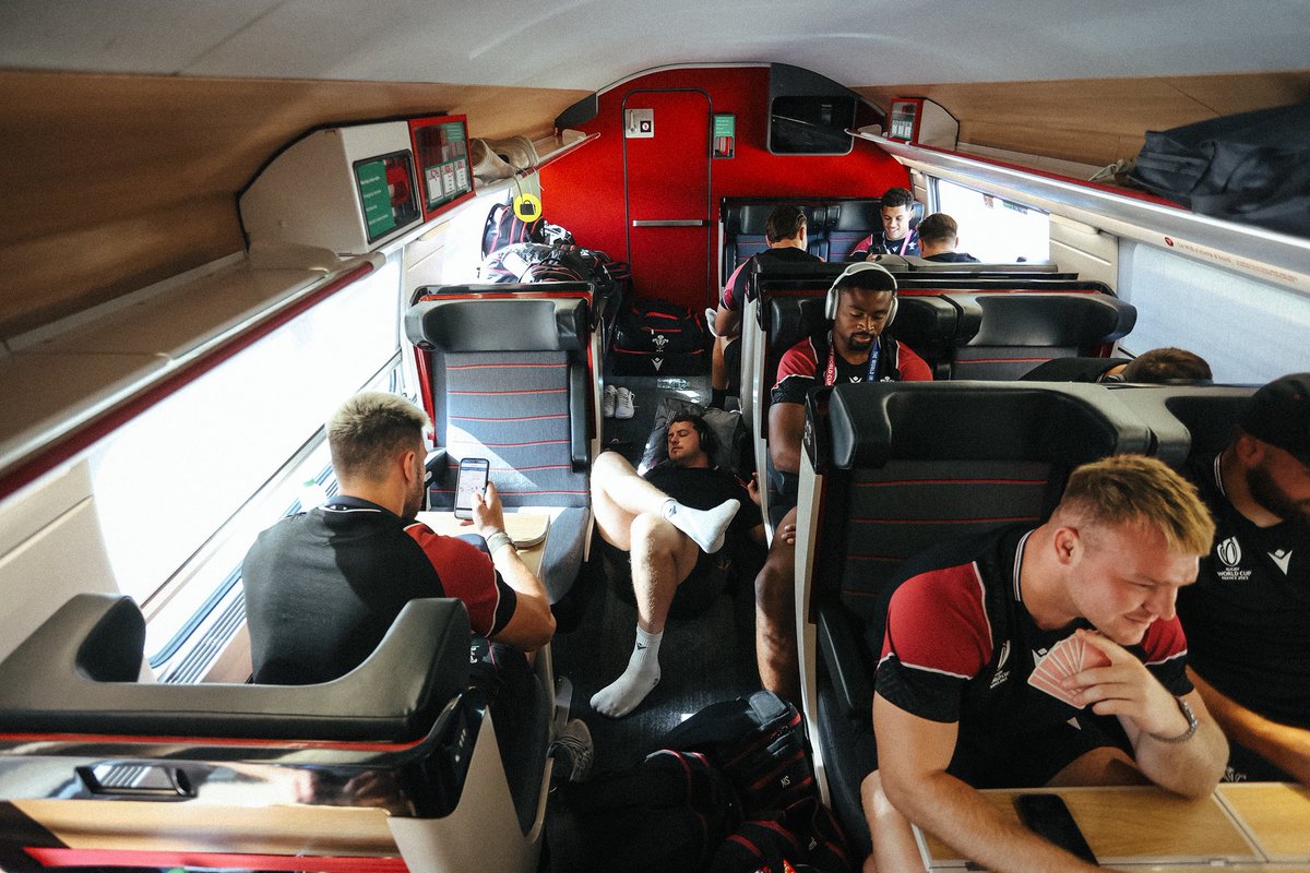 WelshRugbyUnion's tweet photo. 🚝Bordeaux bound

#WelshRugby | #ViveLeCymru https://t.co/JEbYFlIRwz