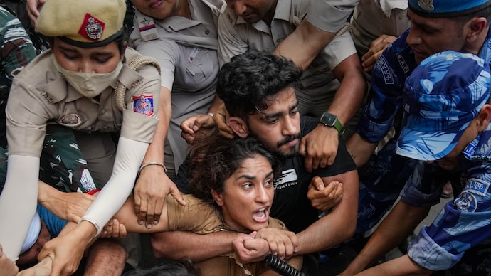Rahulya80818472's tweet photo. देखा ही होगा की en logo ko तभी बुरा nhi lga jb women wrestler ya phir Manipur Wale issue pr yeh nhi bole kyuki इनका wha l लाभ nhi tha so plese enke influence mein aakr koi comment ya statement pass na kre apne logic कभी us kre.# kha थे आप https://t.co/fbJ8AwwoLE