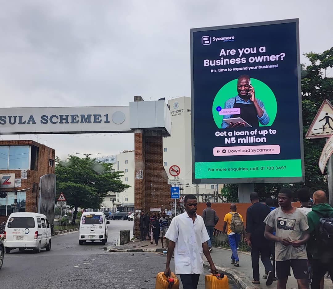 AkinMoses1's tweet photo. See what the Lord did with N69,999 salary😁. You can spot our digital ad in front of Lekki 1. Shout out to @elev8mediang for excellent work 👏🏾 https://t.co/RP0pxt1yNm