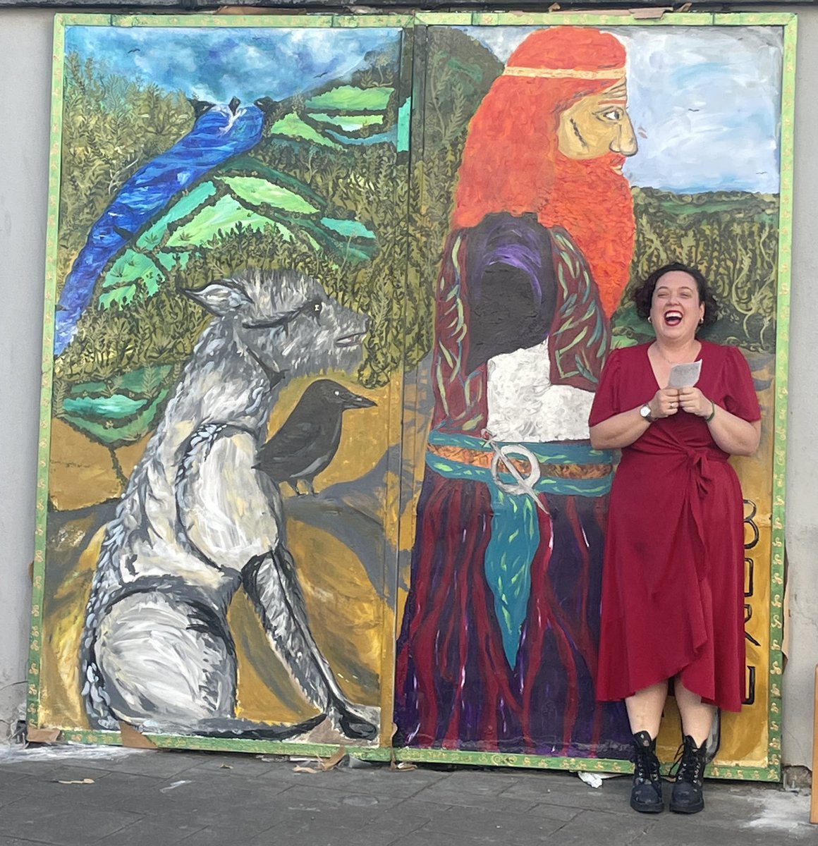 KillaloeCC's tweet photo. On Sunday 3rd Sept we unveiled our PRISM Street Art project. KING depicts Brian Ború, Killaloe’s famous son &amp; High King of Ireland 1002-1014. Our wonderful local artist Eilish Tuite identified the old Cinema gates as the perfect canvas. 🙏 to @ClareArtsOffice &amp; @creativeirl https://t.co/yfQtuoPE5R