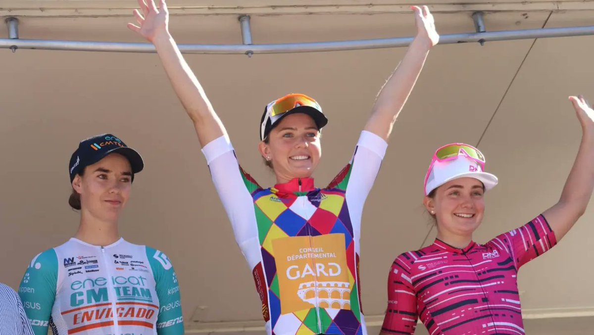 EquipoFarto's tweet photo. Momentos máxicos 😍💚🖤
Este equipo despega! A defender el liderato hoy en Avignon 💥
📸 Oscar Brooks & Organización
@tourdelardechefeminin
#FartoBTC #WomensCycling #ProCycling #WinnerSpirit https://t.co/y5x7YkTZ8t