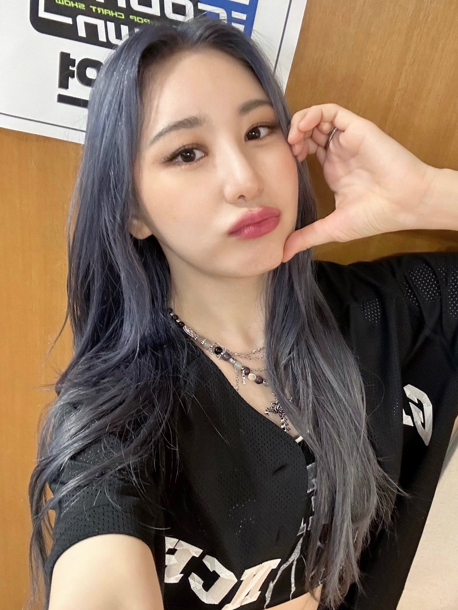 이채연(LEE CHAE YEON) Official tweet media