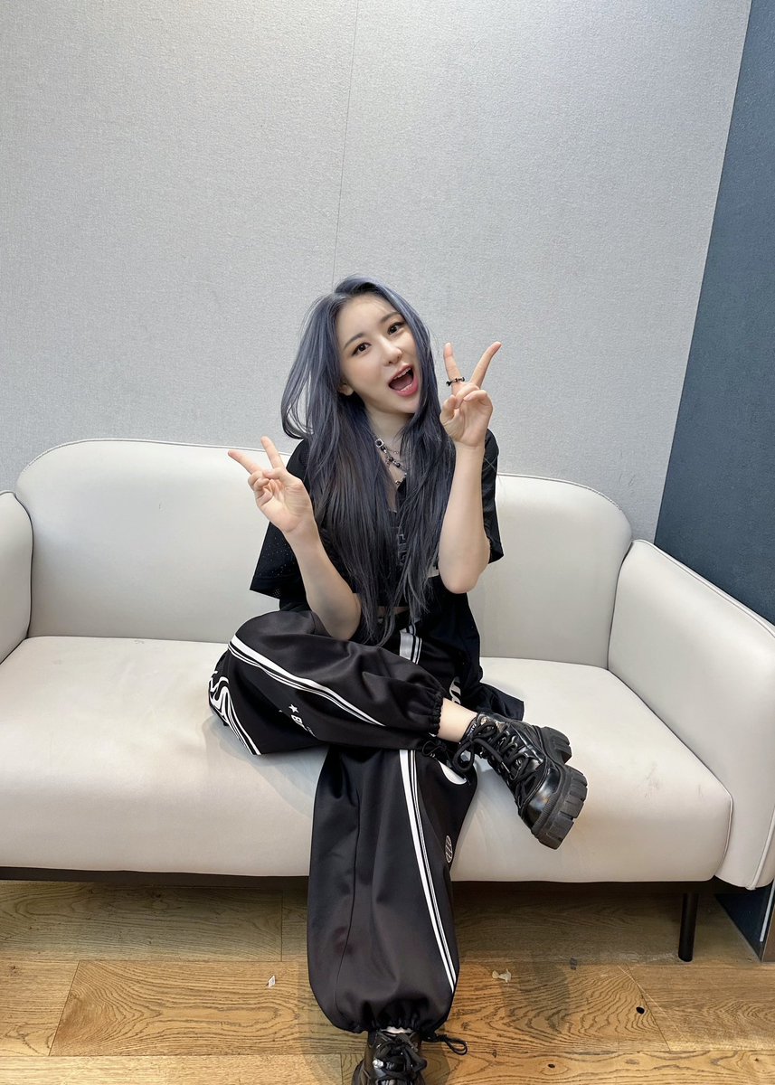 이채연(LEE CHAE YEON) Official tweet media