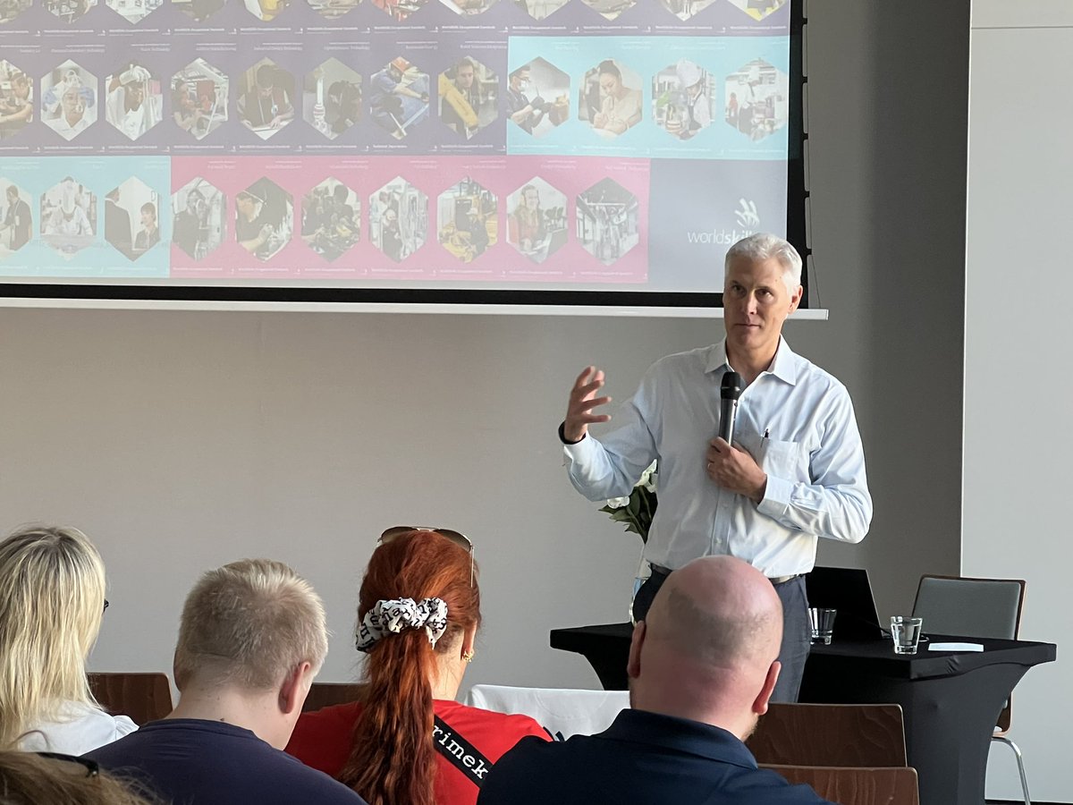 Skills Finlandin aamuinfossa <a href="/WorldSkills/">WorldSkills</a> CEO David Hoey puhui ammattitaitokilpailuiden merkityksestä ja tulevaisuuden suunnasta alueellisesti, Euroopassa ja globaalisti.