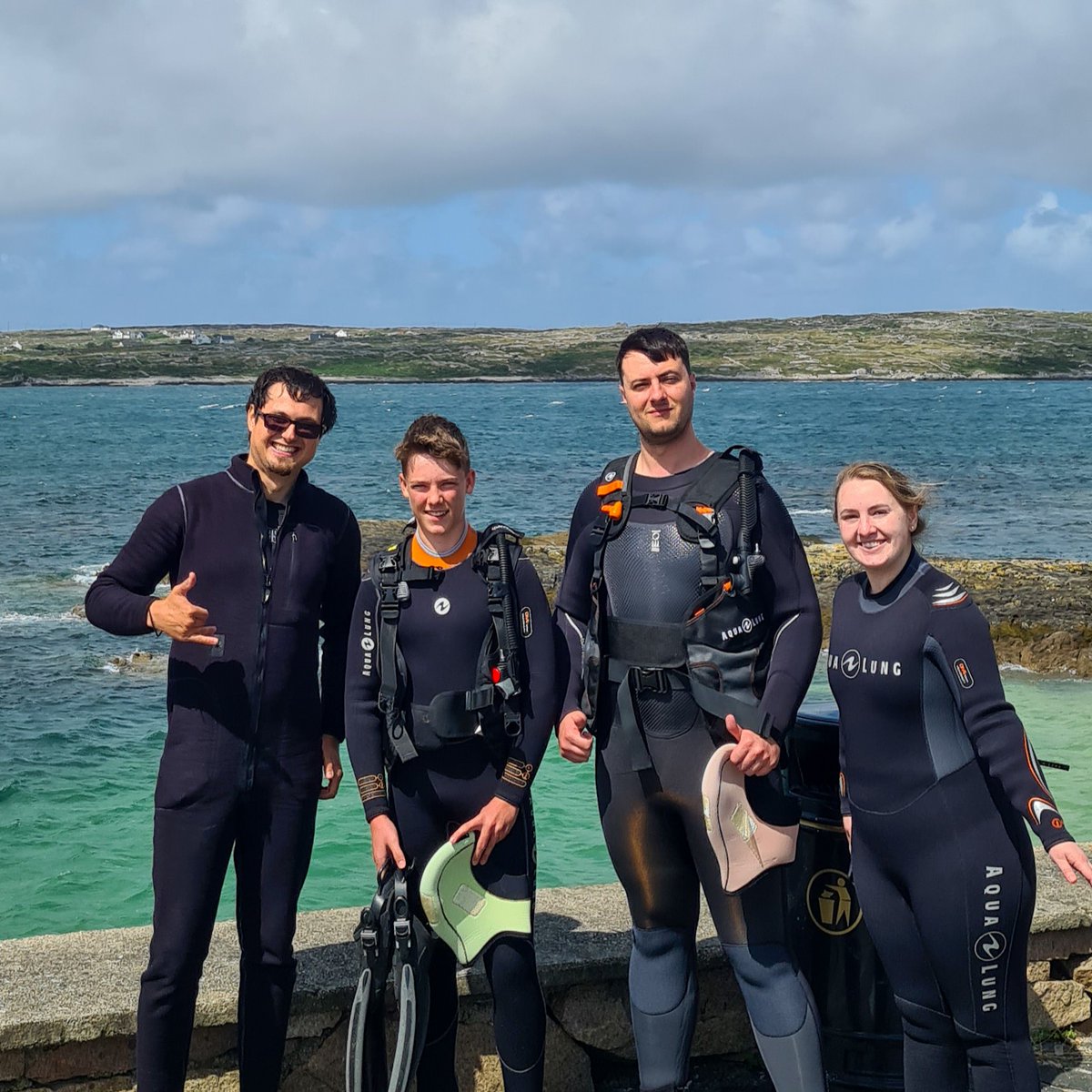 As summer's end approaches, let's throw it back to some amazing dives with these fantastic folks! 🌊☀️ #TBT #DiveAdventures #SummerMemories