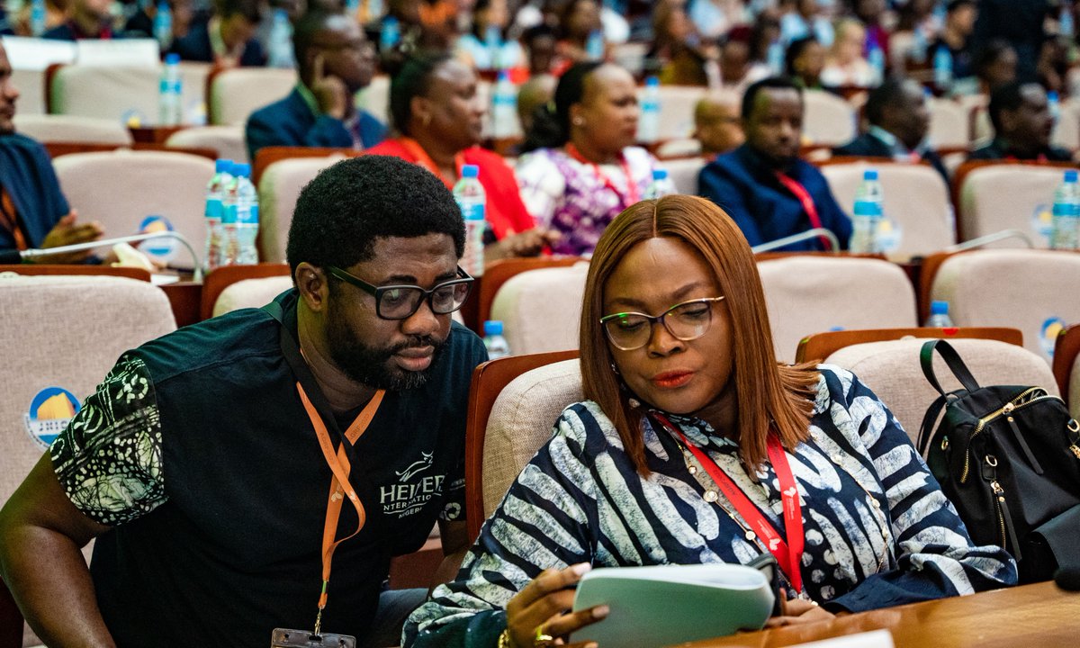 Omon Ogudo and <a href="/ifedi_adesuwa/">Adesuwa Ifedi</a>, Senior Vice Presidents at <a href="/Heifer/">Heifer International</a> Africa, engaged in impactful consultations during the plenary session on transforming African food systems for stronger nutritional benefits. 🌾🥦 #HeiferatAGRF #AGRF2023