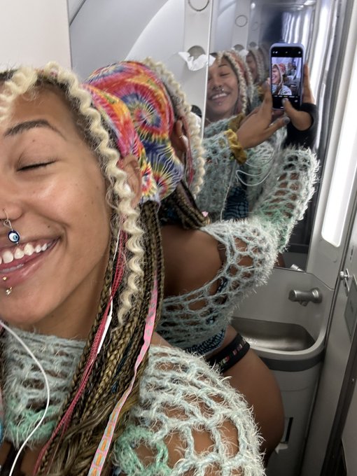 Wanna help me join the mile high club? https://t.co/AlVtXYdQM6<a href="/tag/tittytuesday"class="tags"><span>#tittytuesday</span></a>