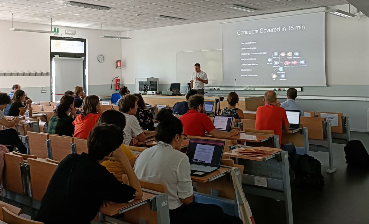 🚀A new day of #CIBB2023 🌄 
<a href="/bzupan/">Blaz Zupan</a> shared numerous examples showcasing the friendly use of #ML tools for #lifescientists🔬He left us with an open question: should everyone learn to program? Let's stoke the flames of discussion during lunch and keep the fire of knowledge alive!