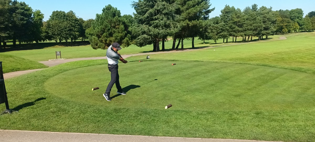 Matthovi's tweet photo. Fantastic day of Golf at the Belfry courtesy of Waterplus for David Capper and Matt Hovington https://t.co/x5qhQjZAtg